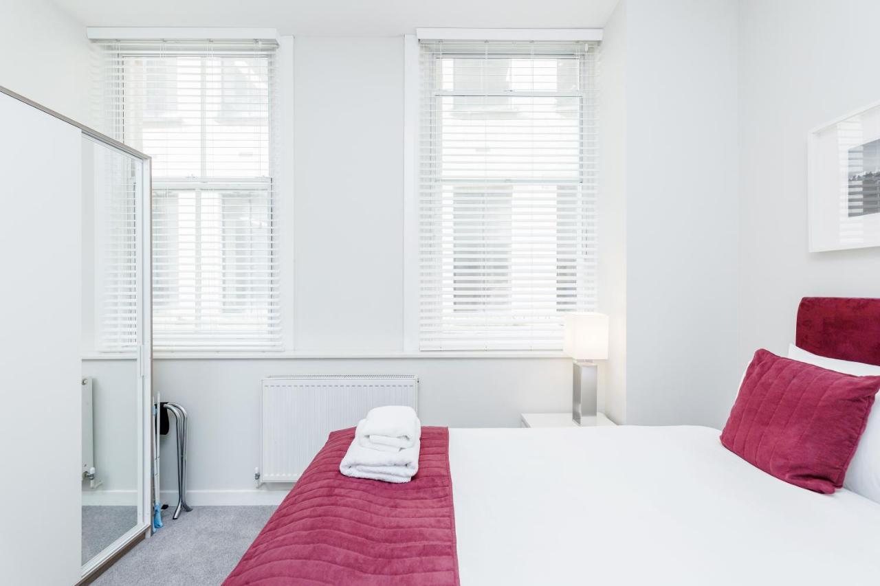 Roomspace Serviced Apartments - Sterling House Лондон Экстерьер фото